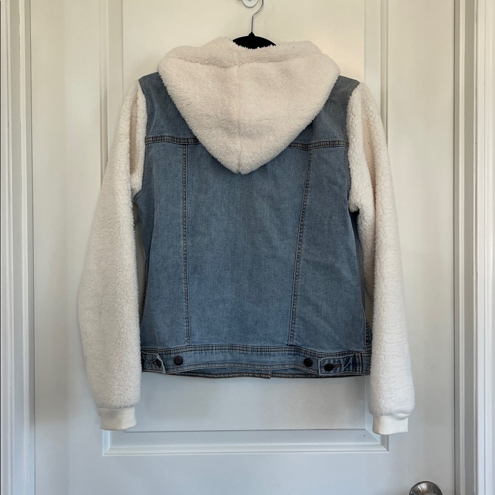 NWT Maurices denim hooded jacket size medium - Picture 3 of 4